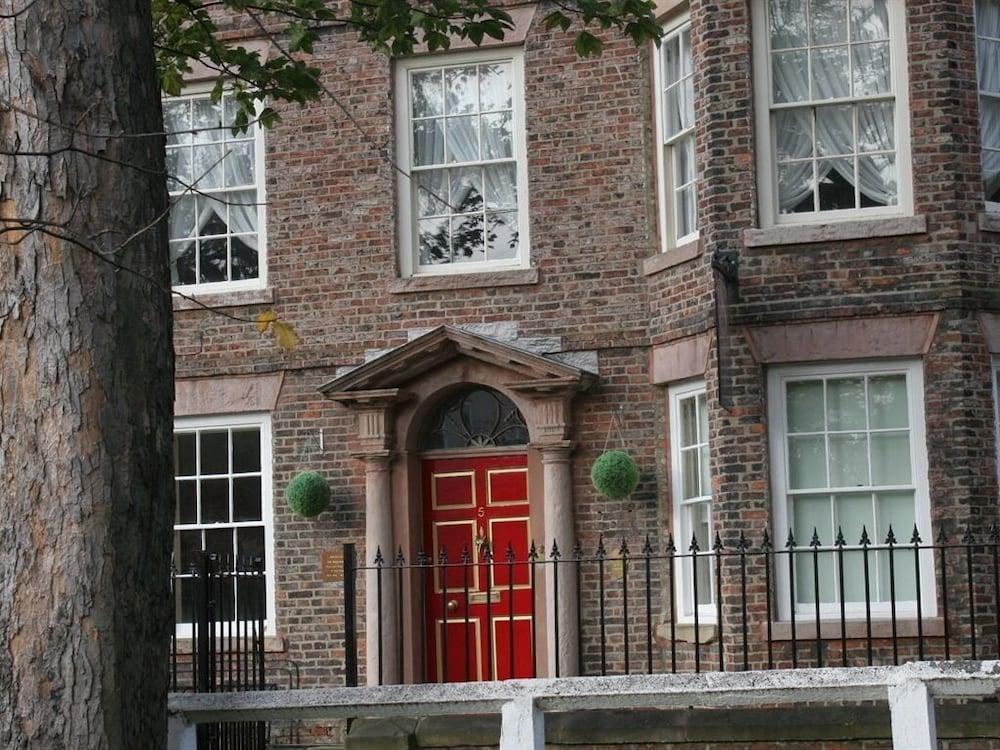 Sir William Fox Town House Hotel 南希尔兹 外观 照片